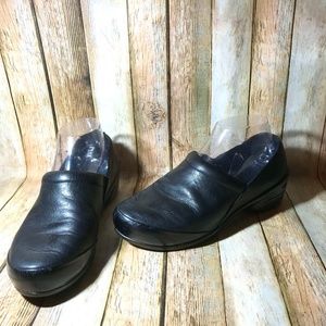 Dansko Black Leather Shoes Size 37